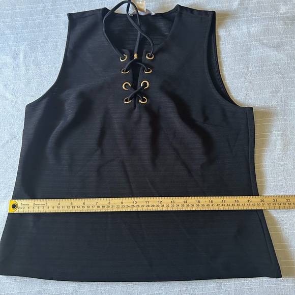 Michael Michael Kors Black Lace-Up Sleeveless Blouse Gold Grommet Top - Picture 4 of 5